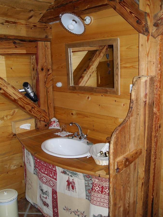 Bed and Breakfast Le Grenier Saint-Paul-en-Chablais Exterior foto